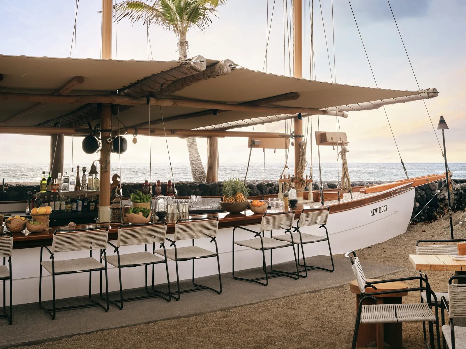 Kona Village, A Rosewood Resort, at the table