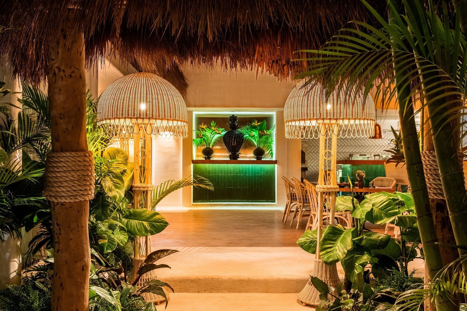 Hotel Esencia, eat & drink