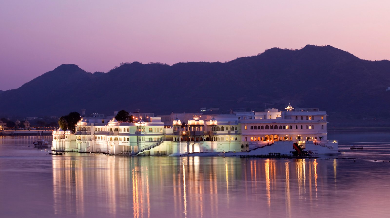 Taj Lake Palace, Udaipur, backstory