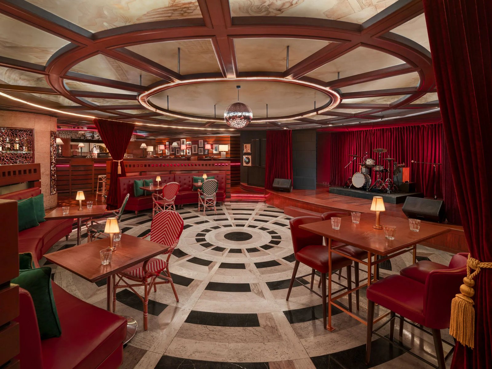 Grand Hyatt Erawan Bangkok — eat & drink