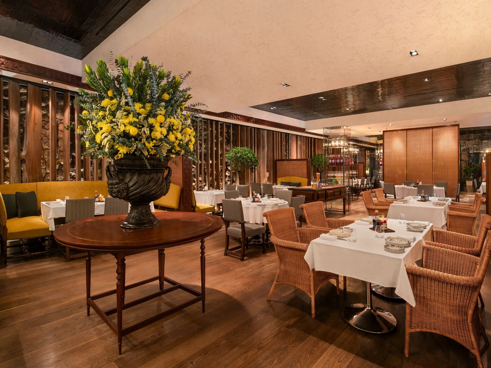 Grand Hyatt Erawan Bangkok — eat & drink