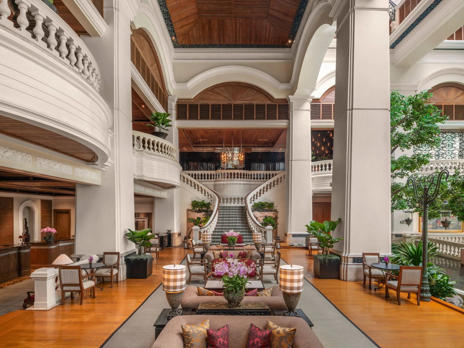 Grand Hyatt Erawan Bangkok — vibe