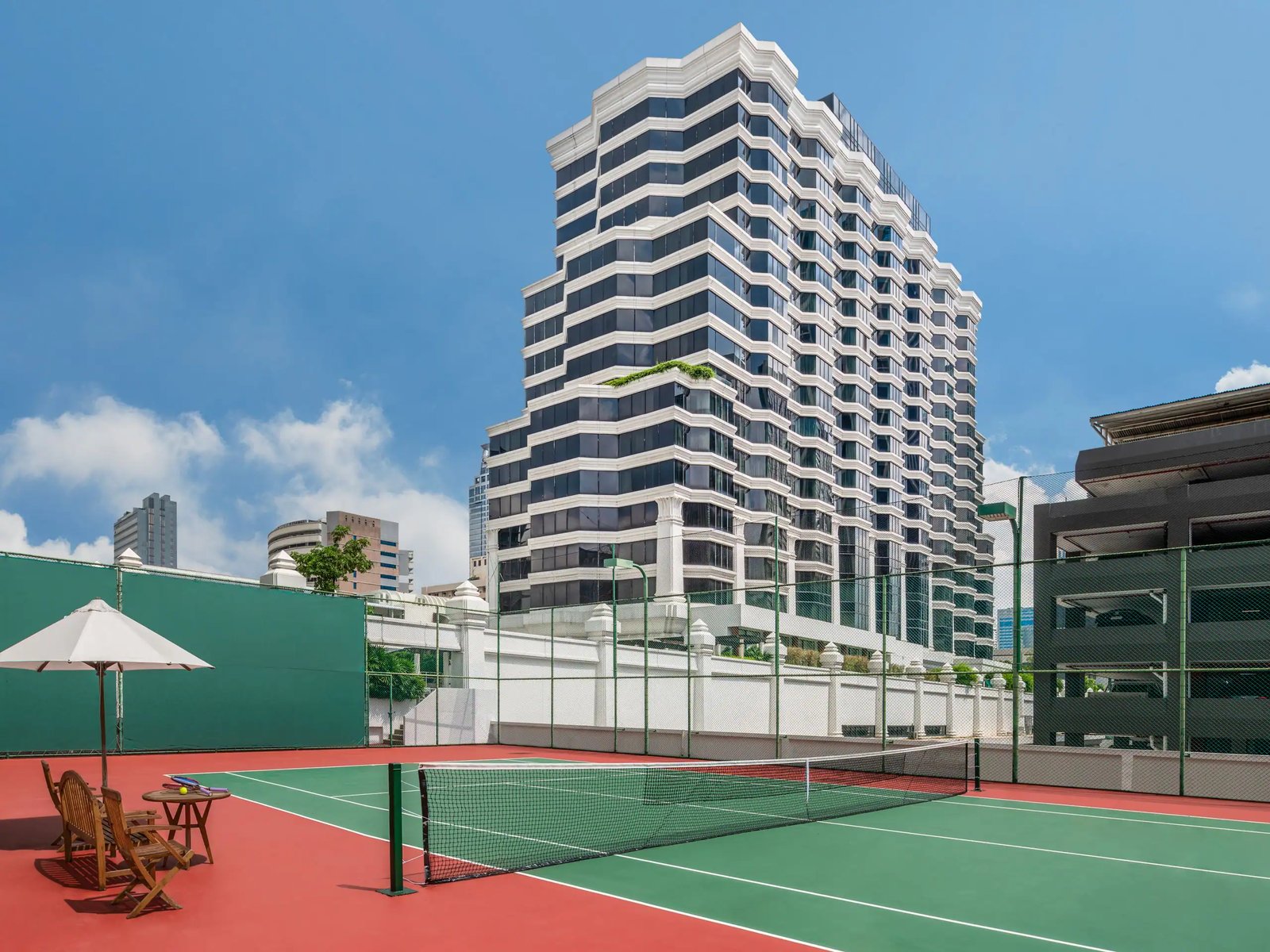 Grand Hyatt Erawan Bangkok, studio and tennis court