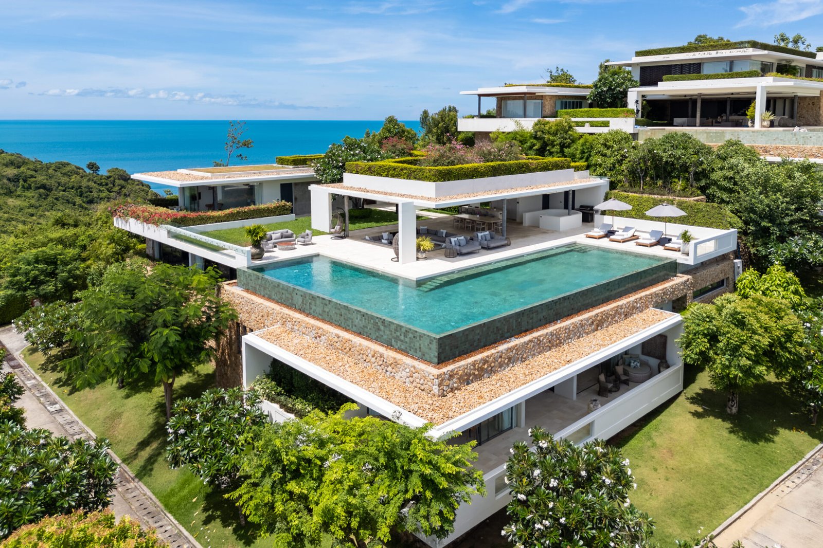 Samujana Villas, backstory
