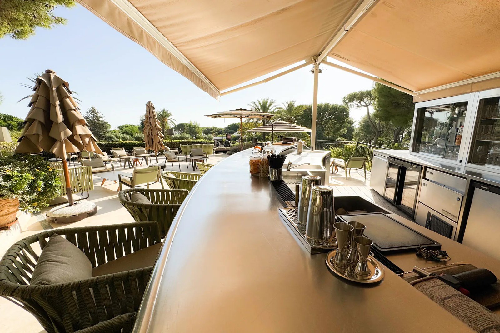 Grand-Hotel du Cap-Ferrat, A Four Seasons Hotel, at the table