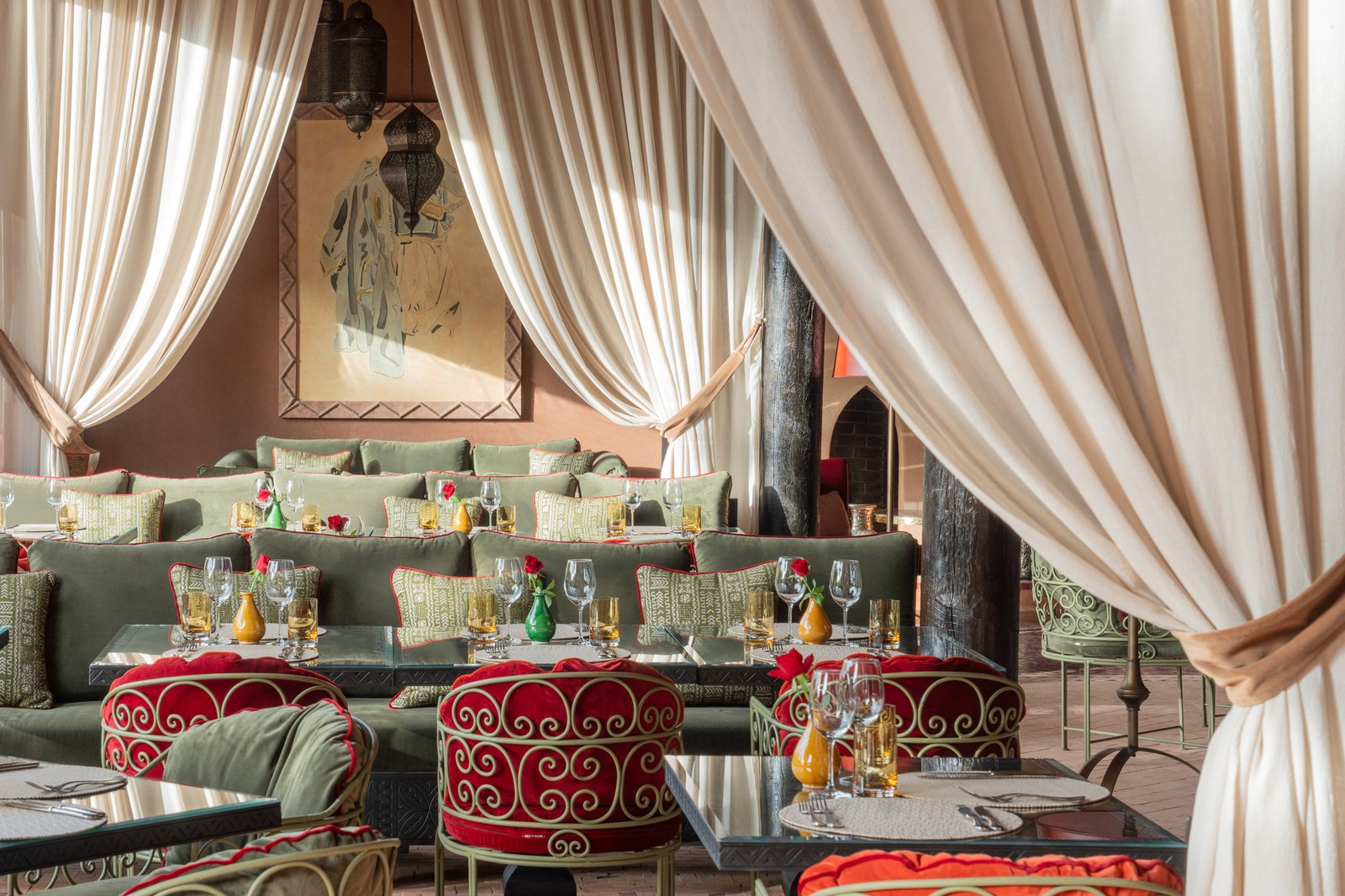 Kasbah Tamadot, eat & drink