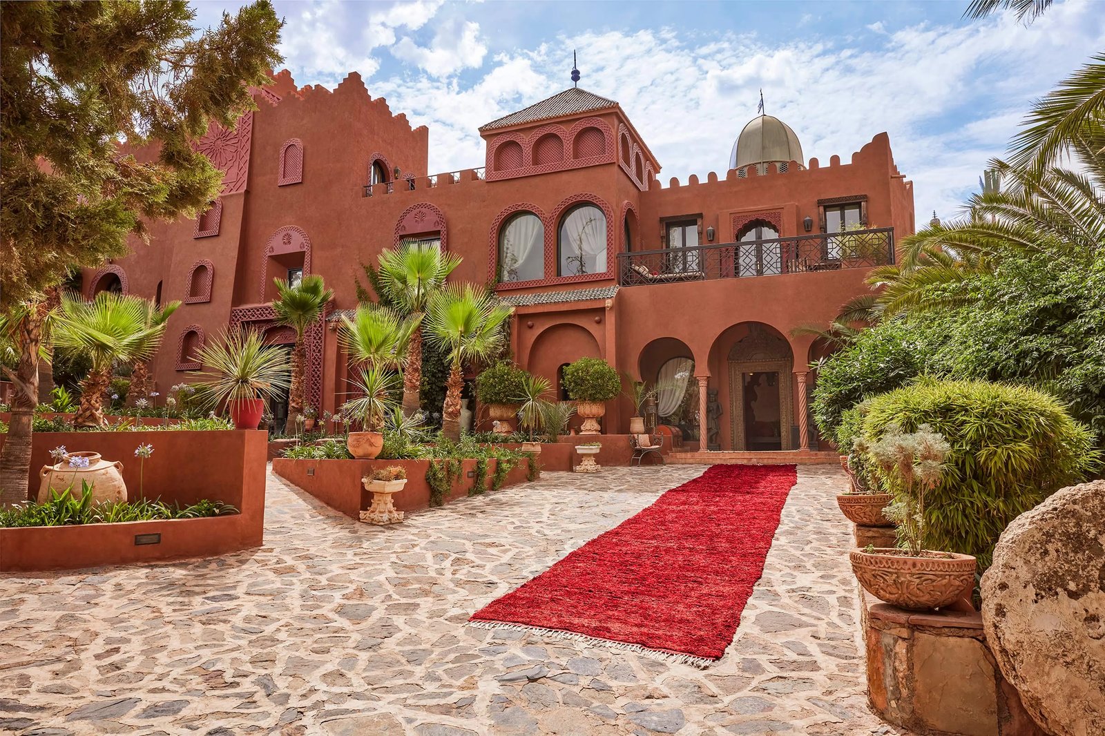 Kasbah Tamadot, backstory
