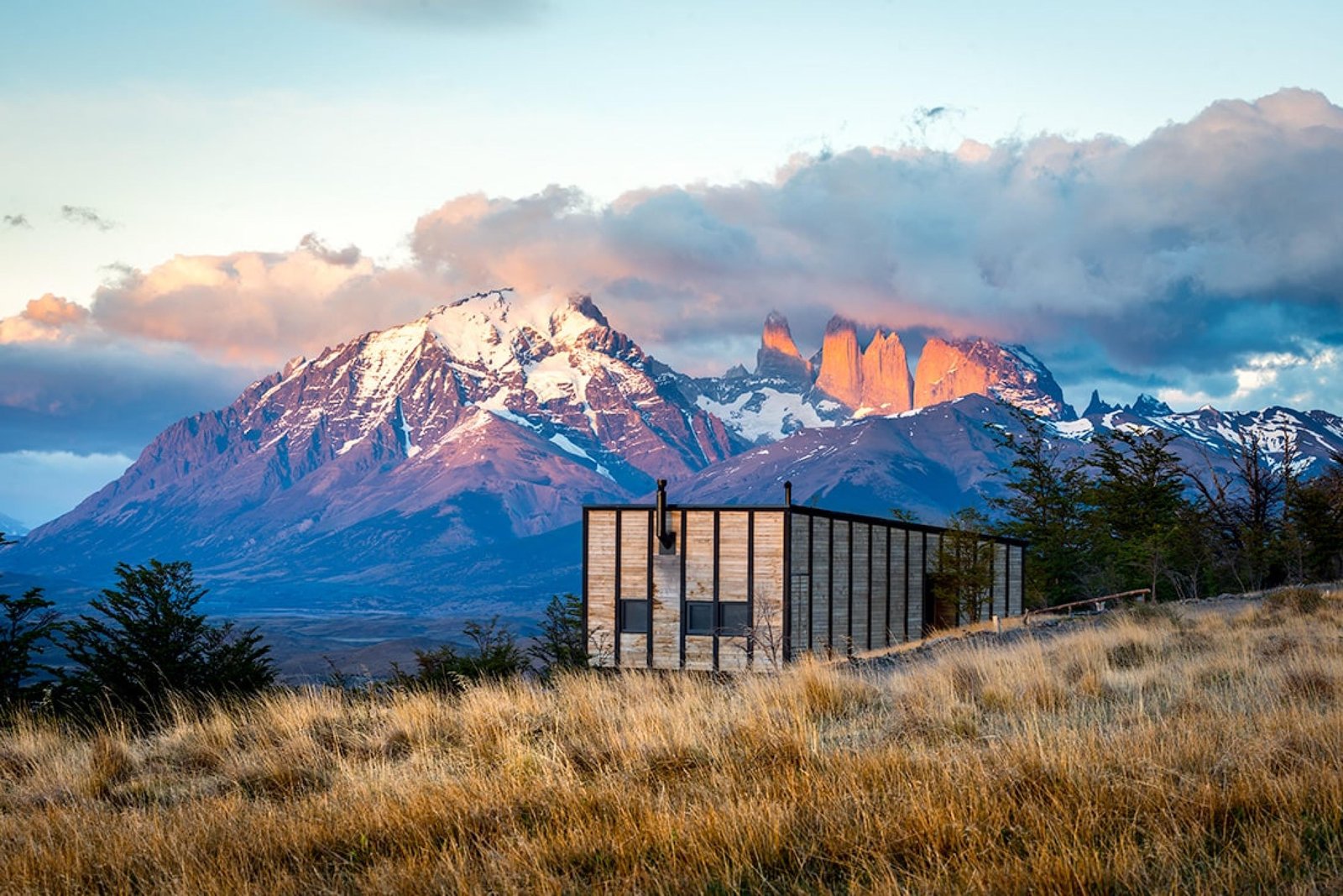 Awasi Patagonia, backstory