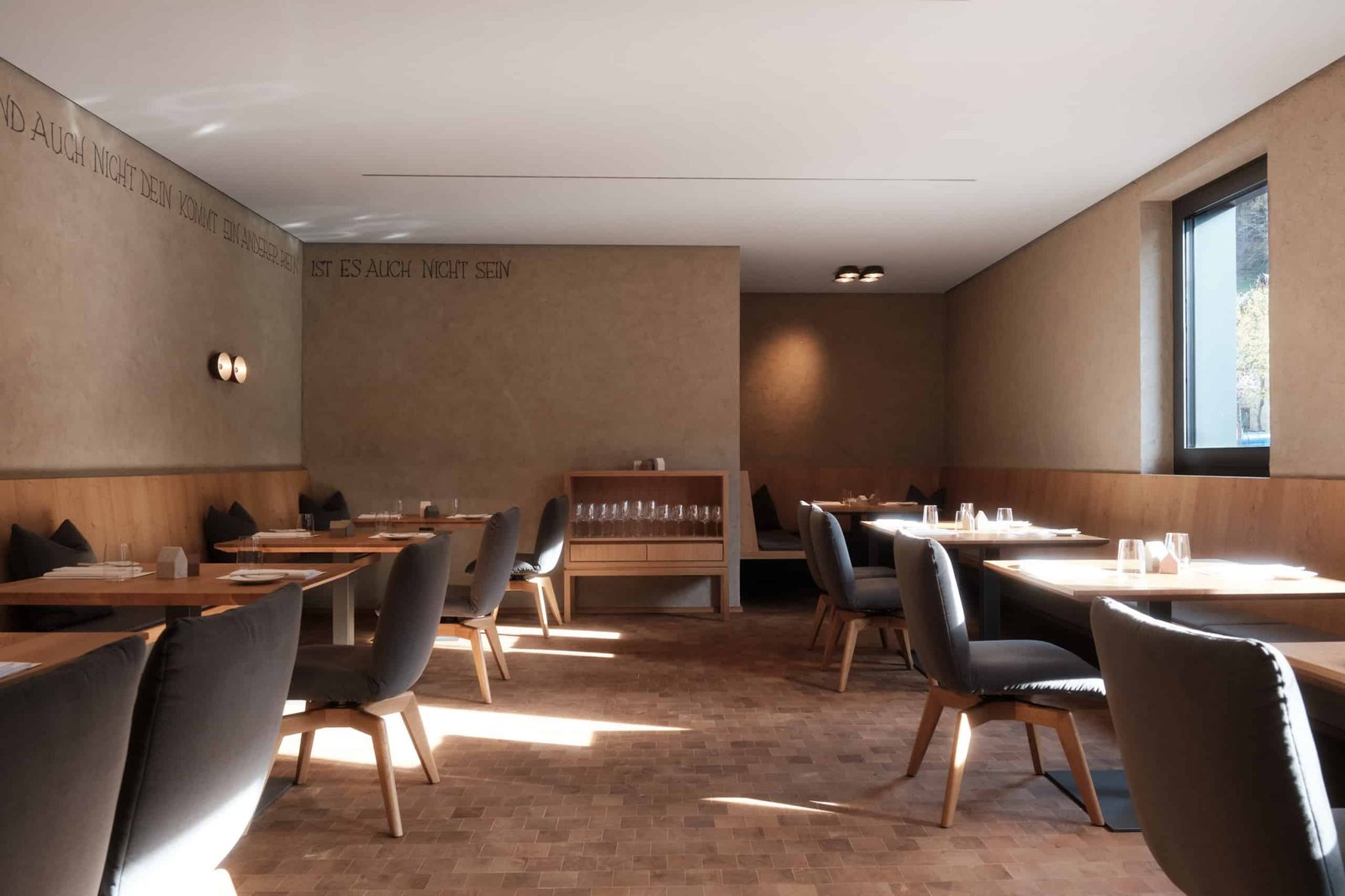 Hotel Traube Tonbach - Familie Finkbeiner GmbH & Co KG, at the table