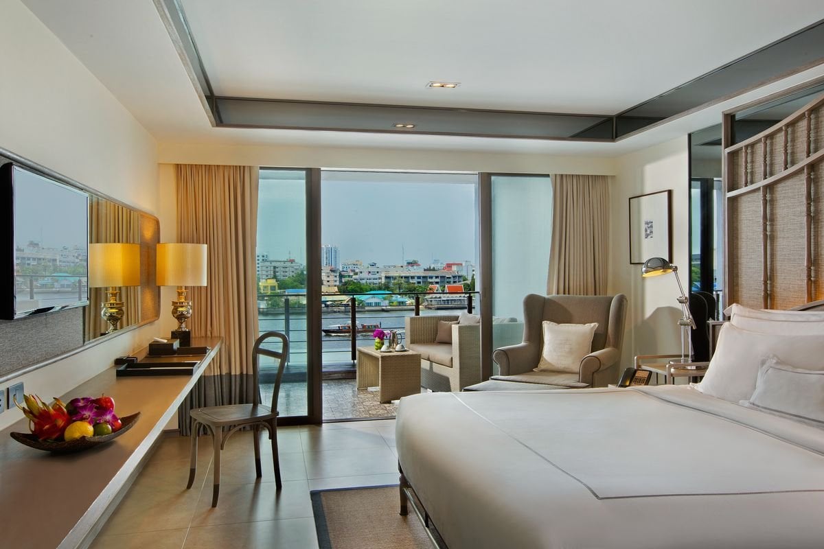 Riva Surya Bangkok — vibe