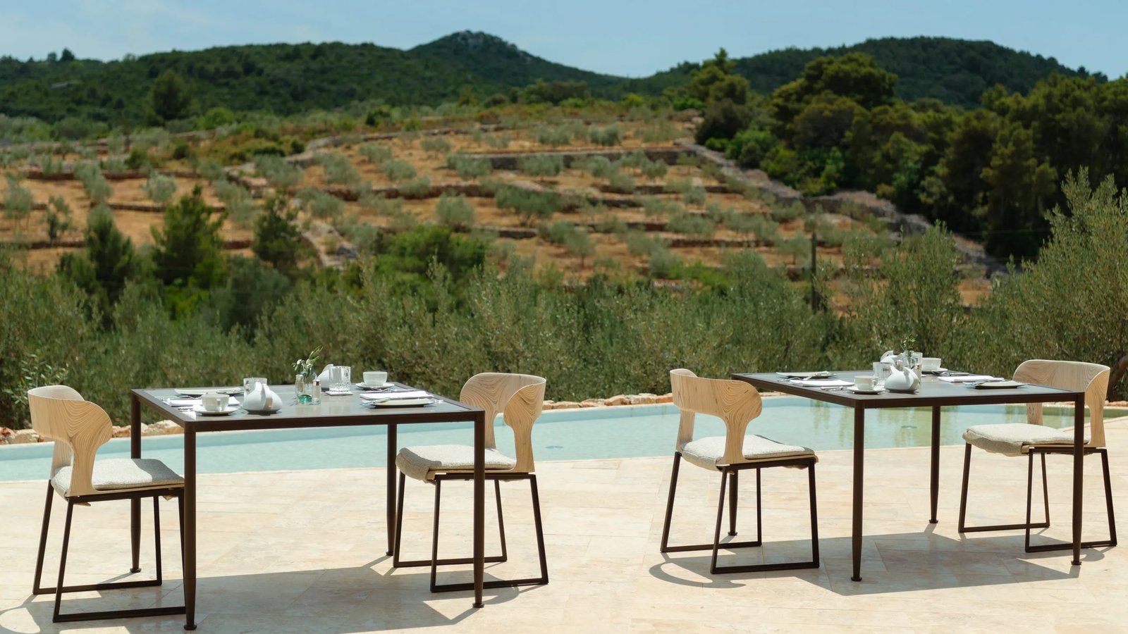 Villa Nai 3.3, at the table