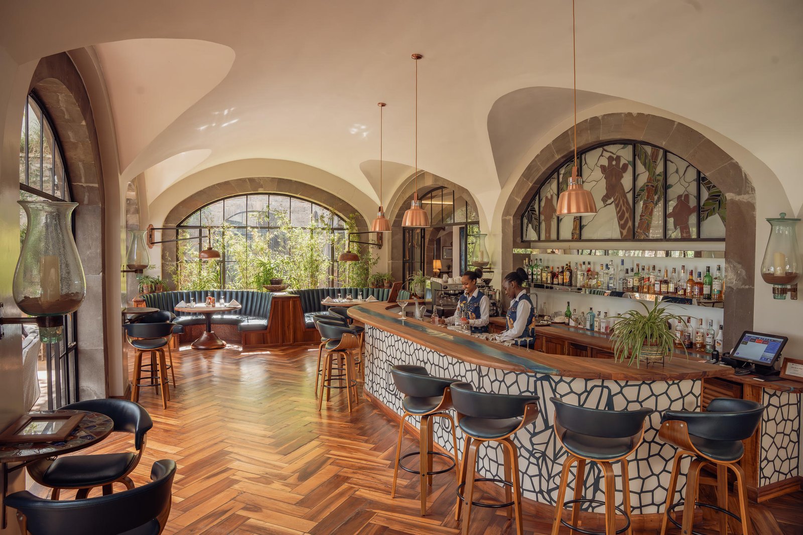 Giraffe Manor, eat & drink