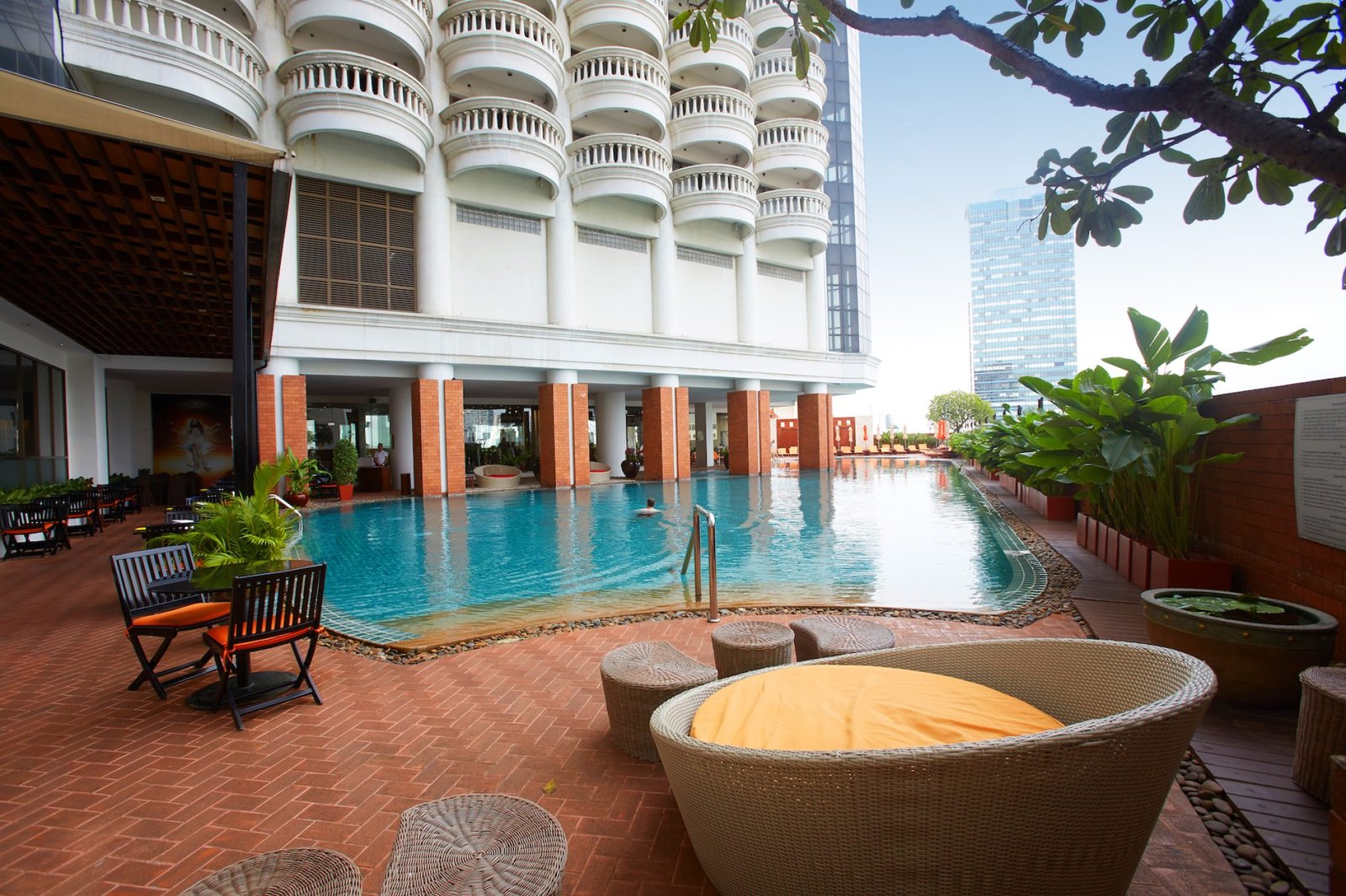Lebua at State Tower, the pool