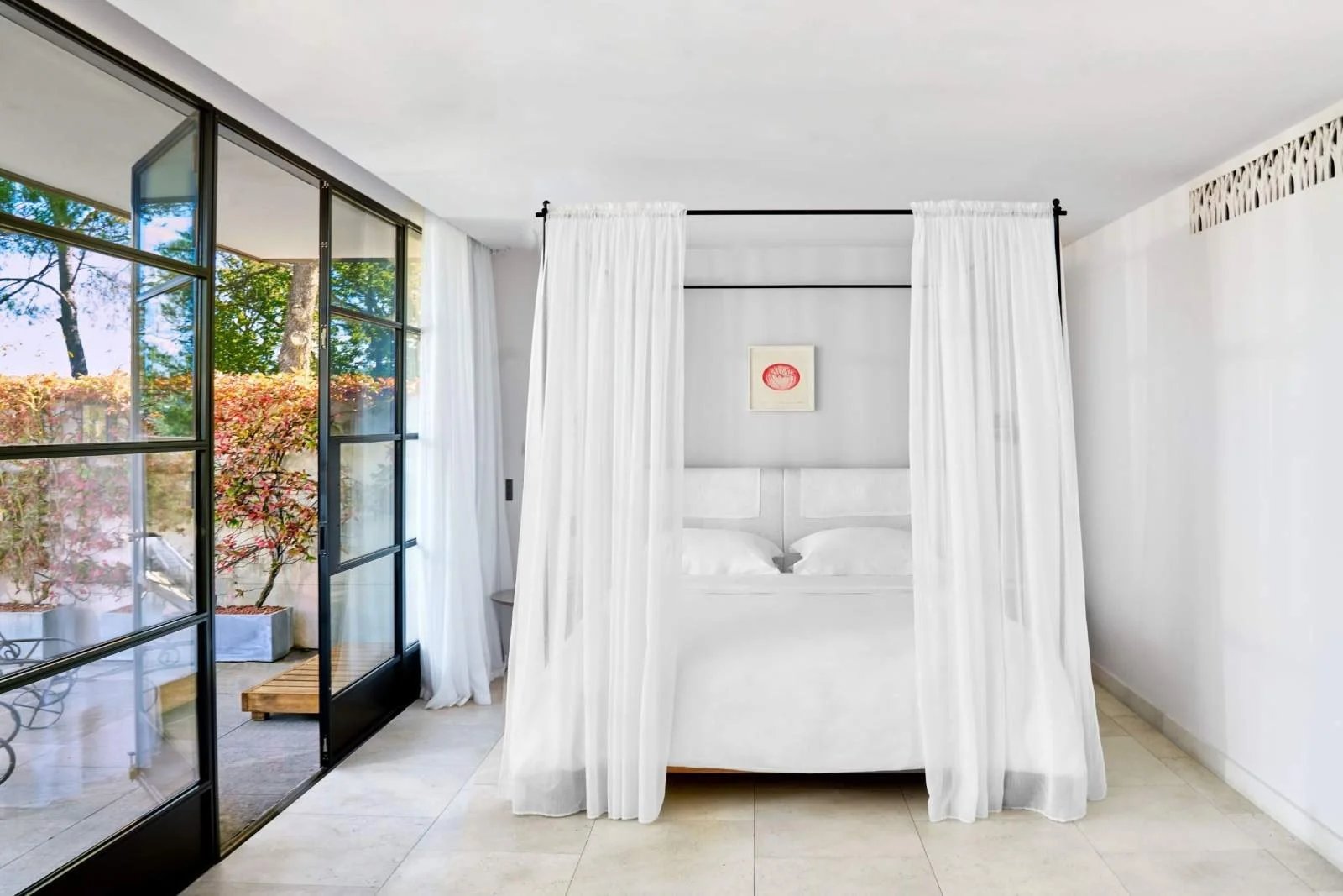 Villa La Coste, rooms