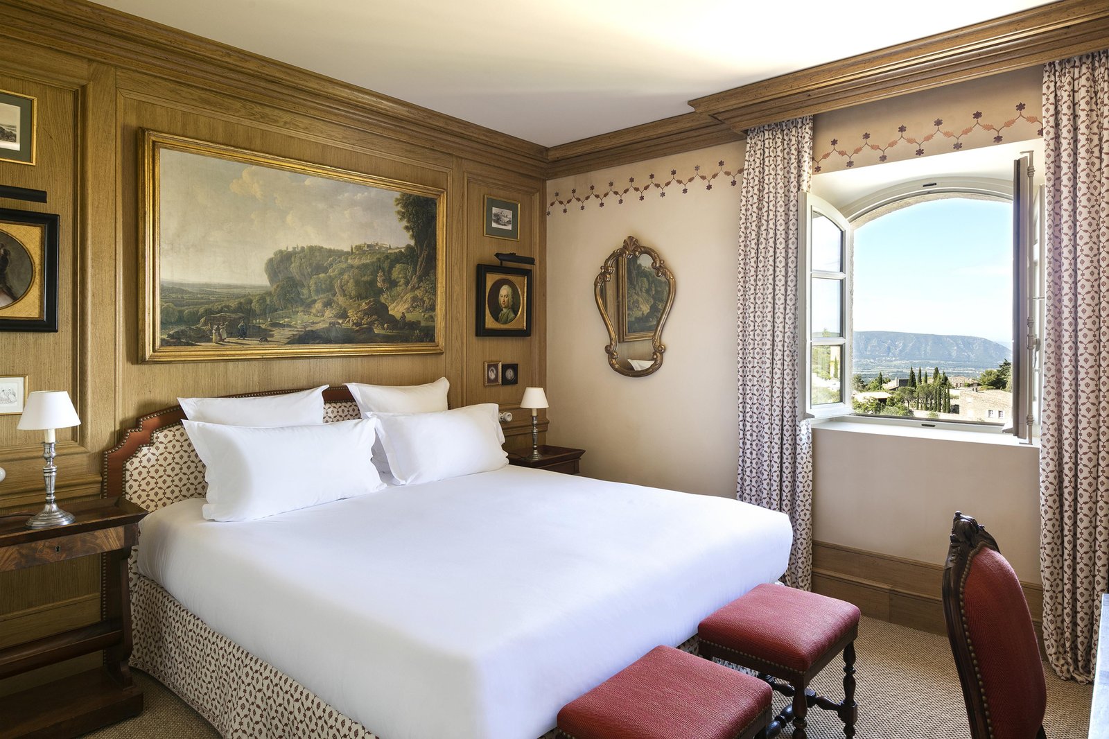 Airelles La Bastide, Gordes, rooms