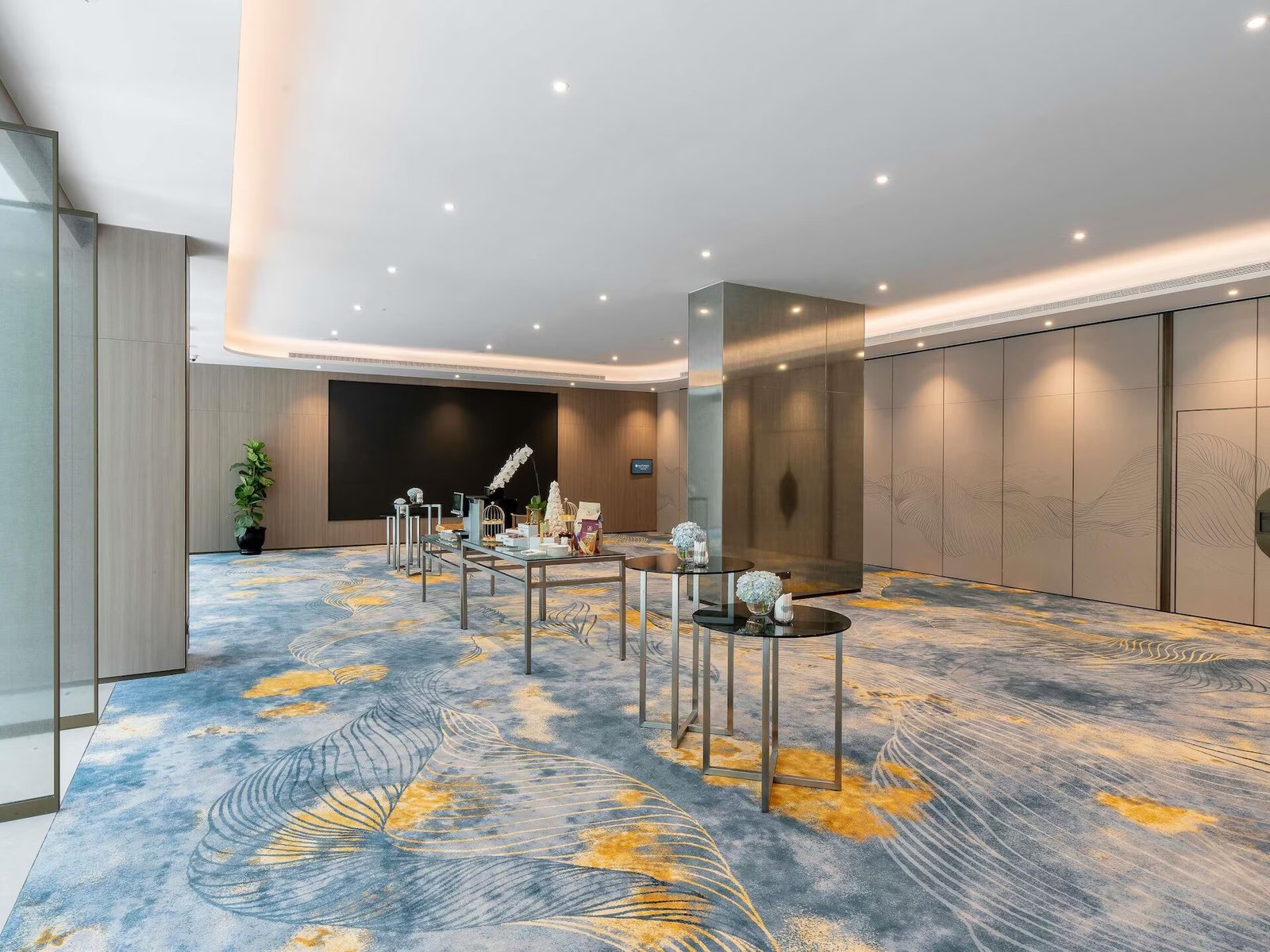 Pullman Bangkok King Power — vibe