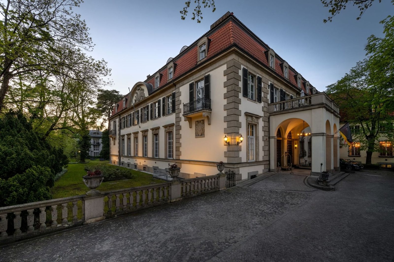 Schlosshotel Berlin, how it began