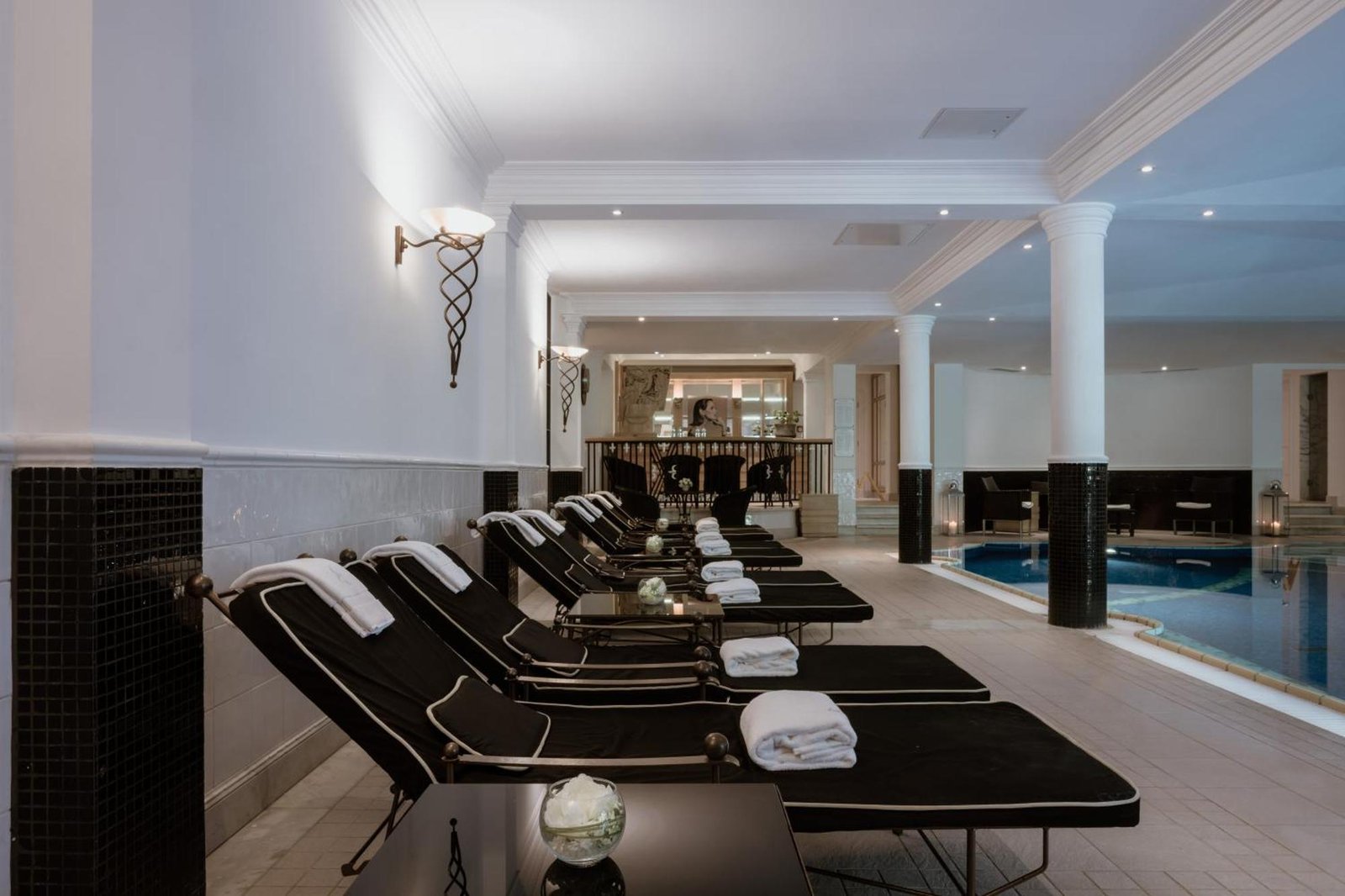 Schlosshotel Berlin, the pool