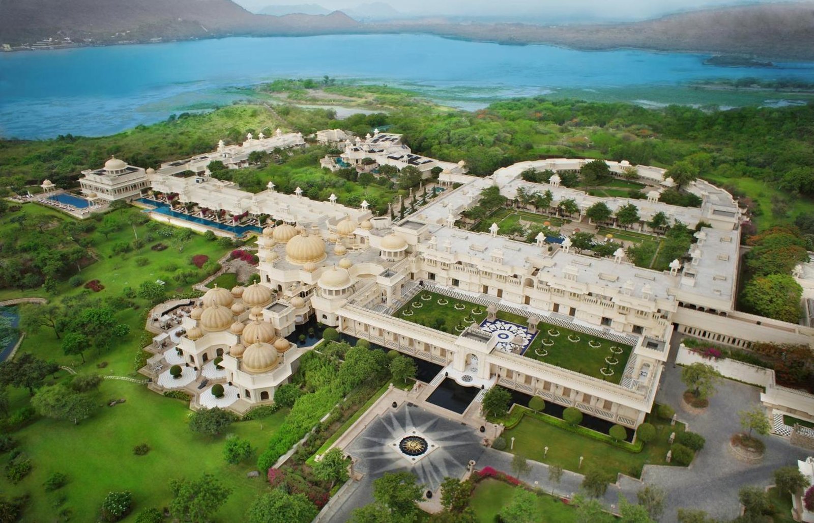The Oberoi Udaivilas, backstory