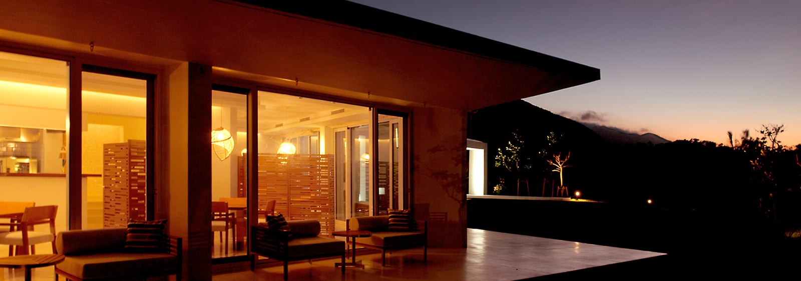 Jusandi, dining restaurant & bar