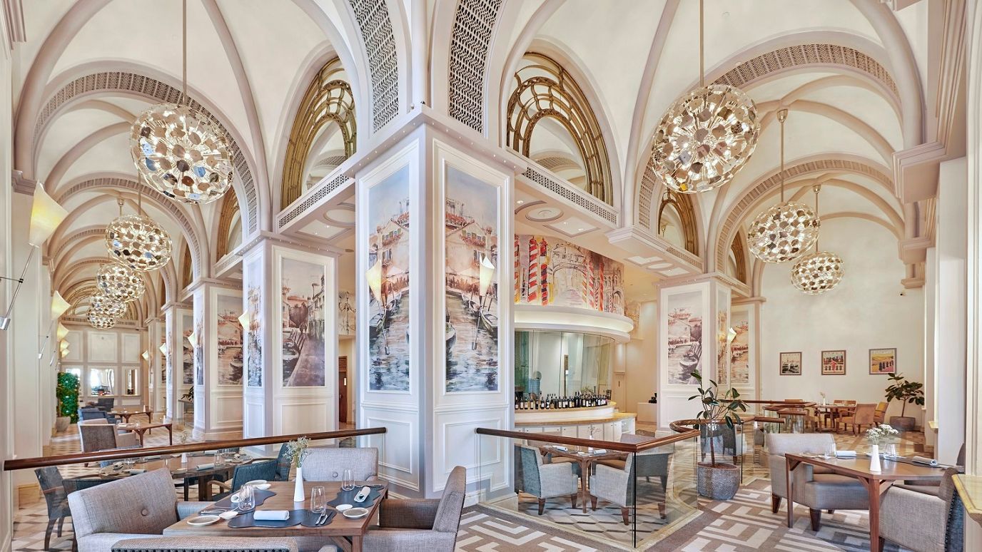 Emirates Palace Mandarin Oriental, eat & drink