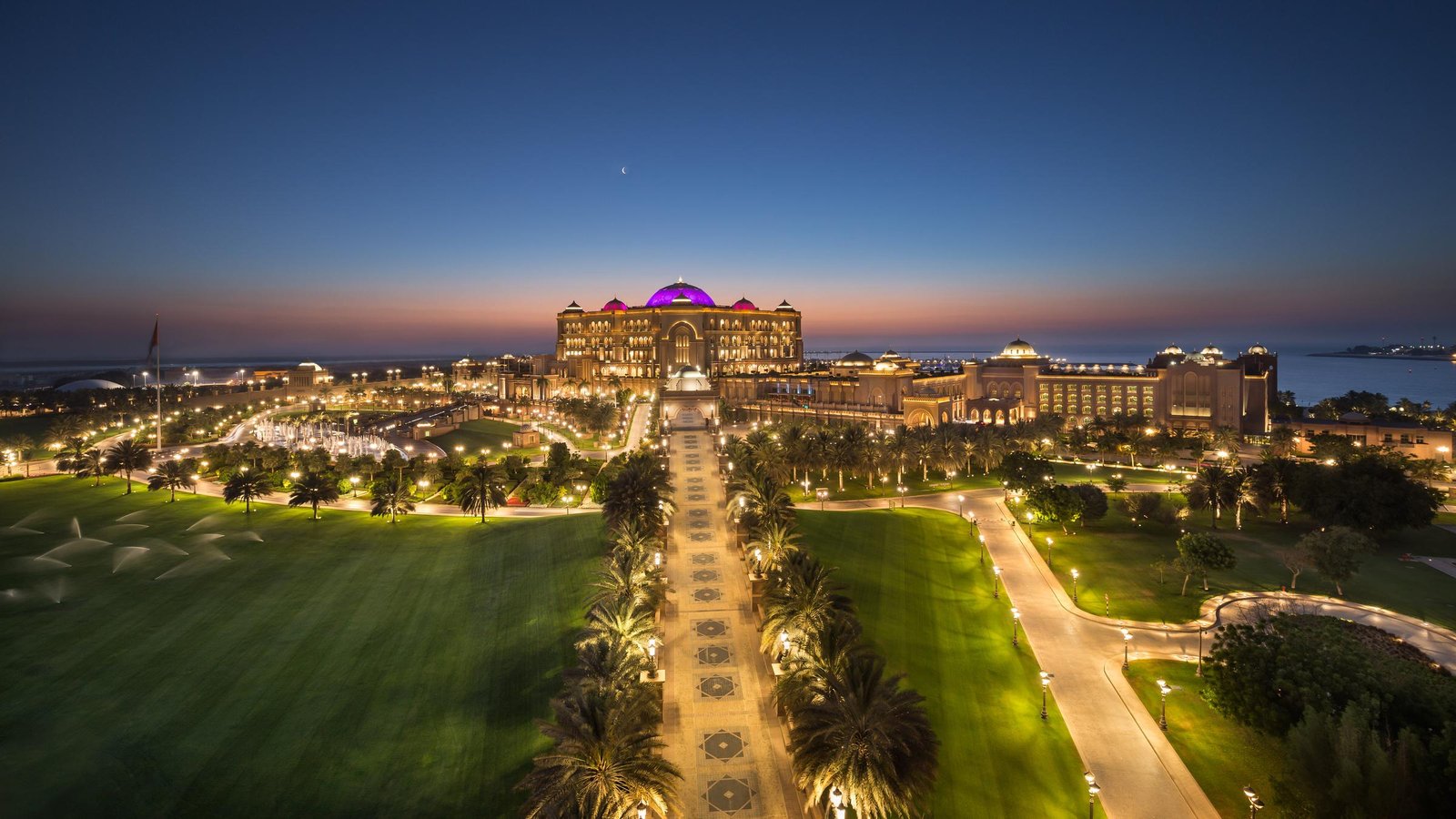 Emirates Palace Mandarin Oriental, backstory