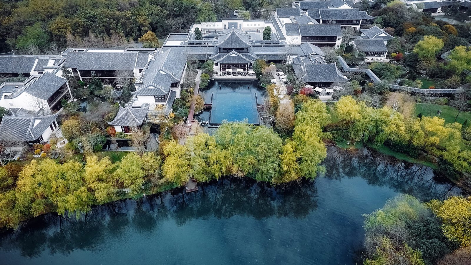 Four Seasons Hotel Hangzhou At West Lake, backstory