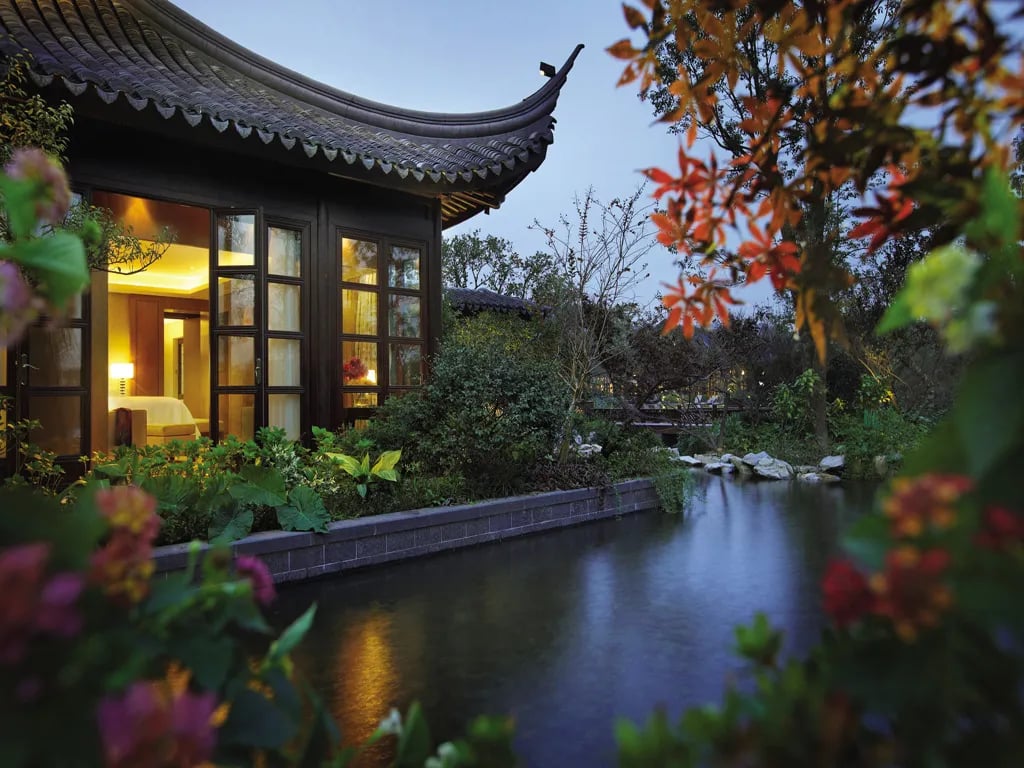 Four Seasons Hotel Hangzhou At West Lake, backstory