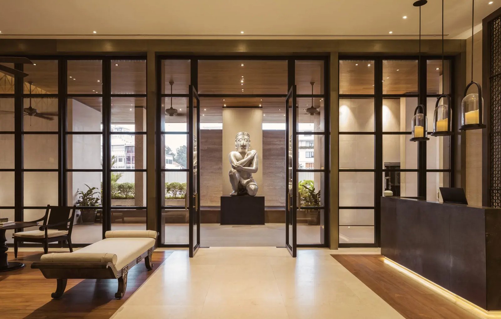 Rosewood Phnom Penh, vibe