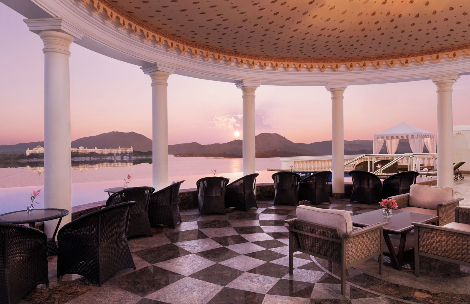 Raffles Udaipur, vibe