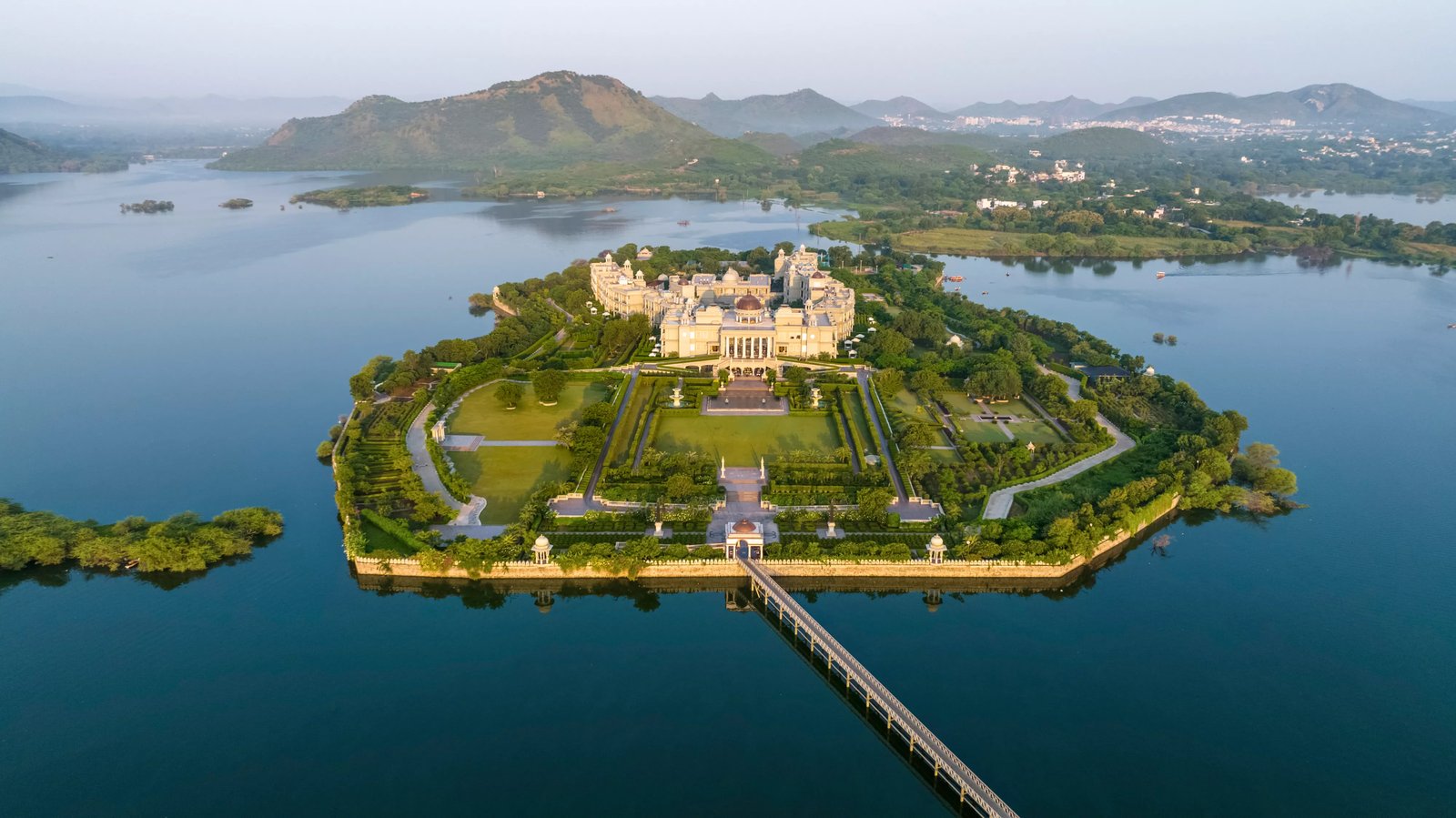 Raffles Udaipur, backstory