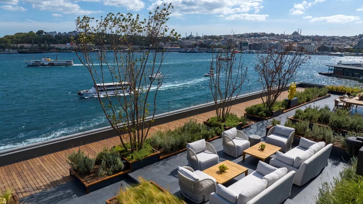 The Peninsula Istanbul, vibe