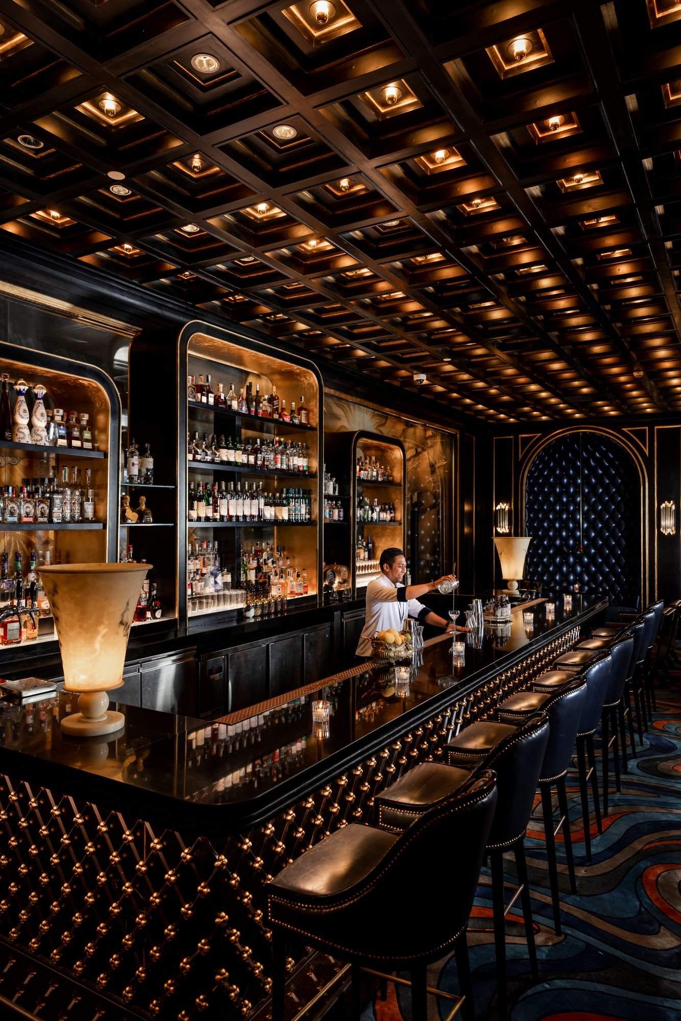 Four Seasons Hotel Jakarta, nautilus bar