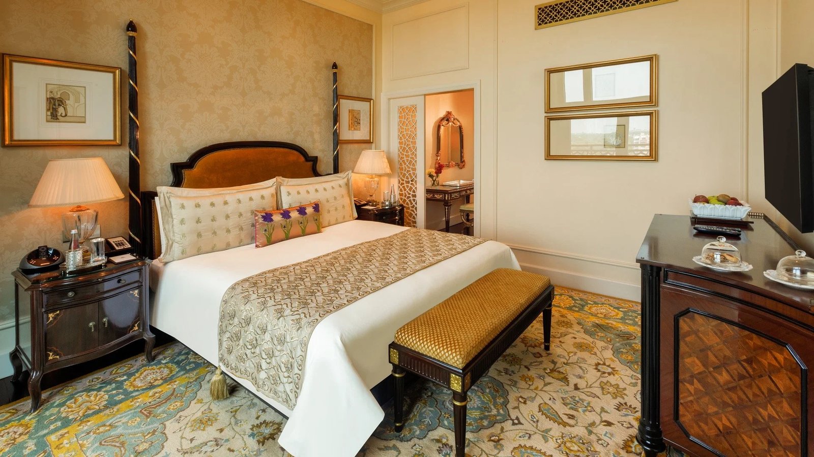The Leela Palace New Delhi, rooms