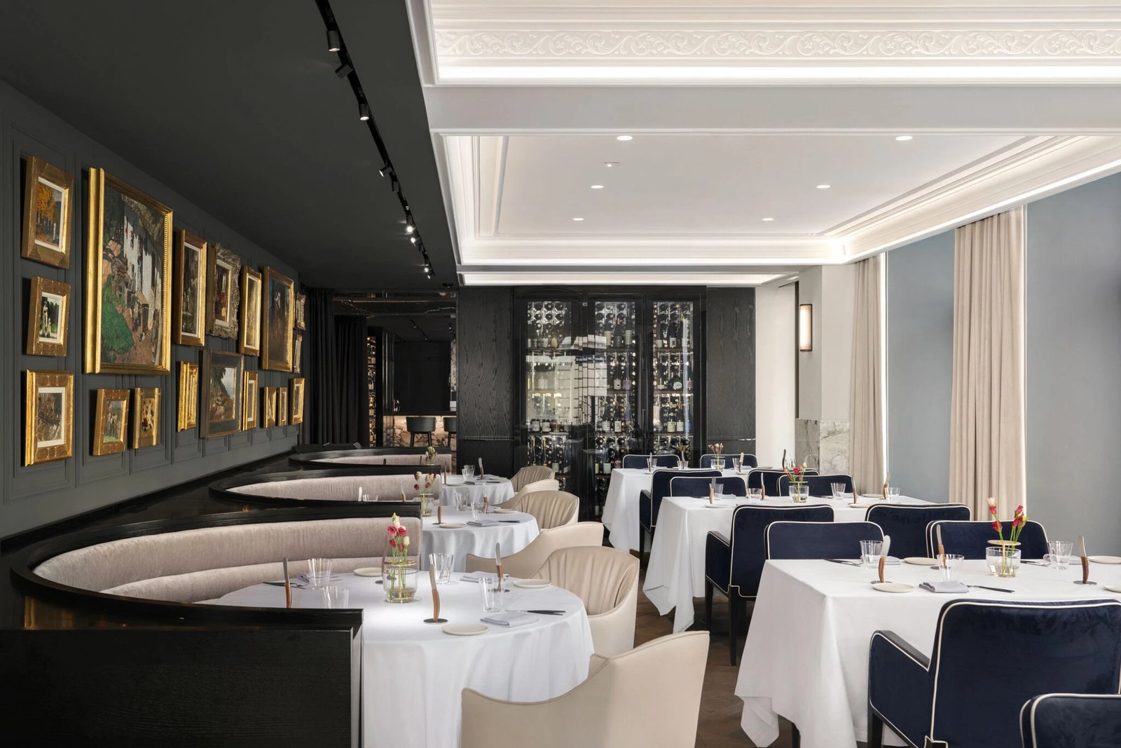The Amauris Vienna, glasswing restaurant