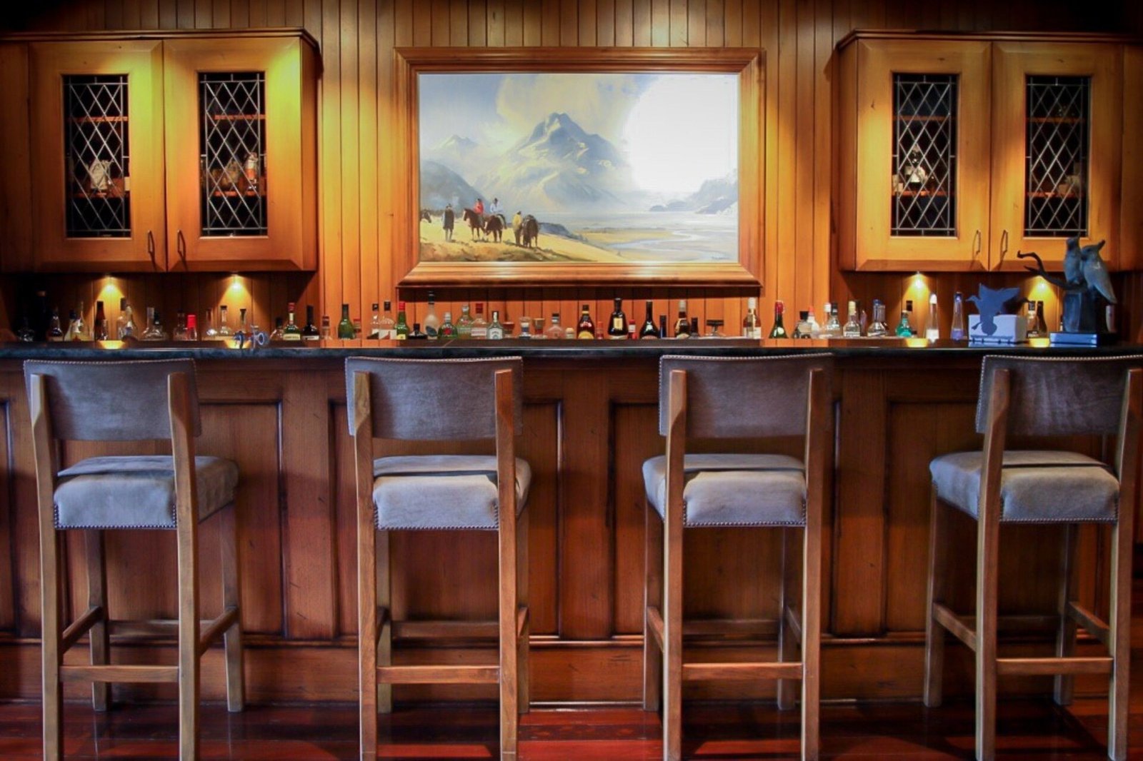 Blanket Bay, dining room & lakeside terrace
