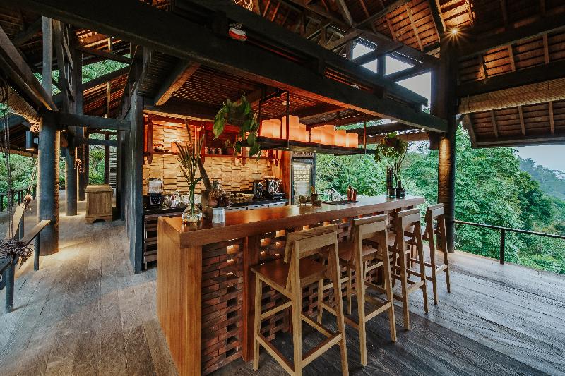 Buahan, a Banyan Tree Escape, at the table