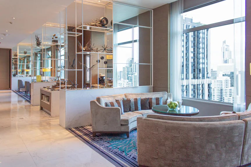 Radisson Blu Plaza Hotel Bangkok — vibe