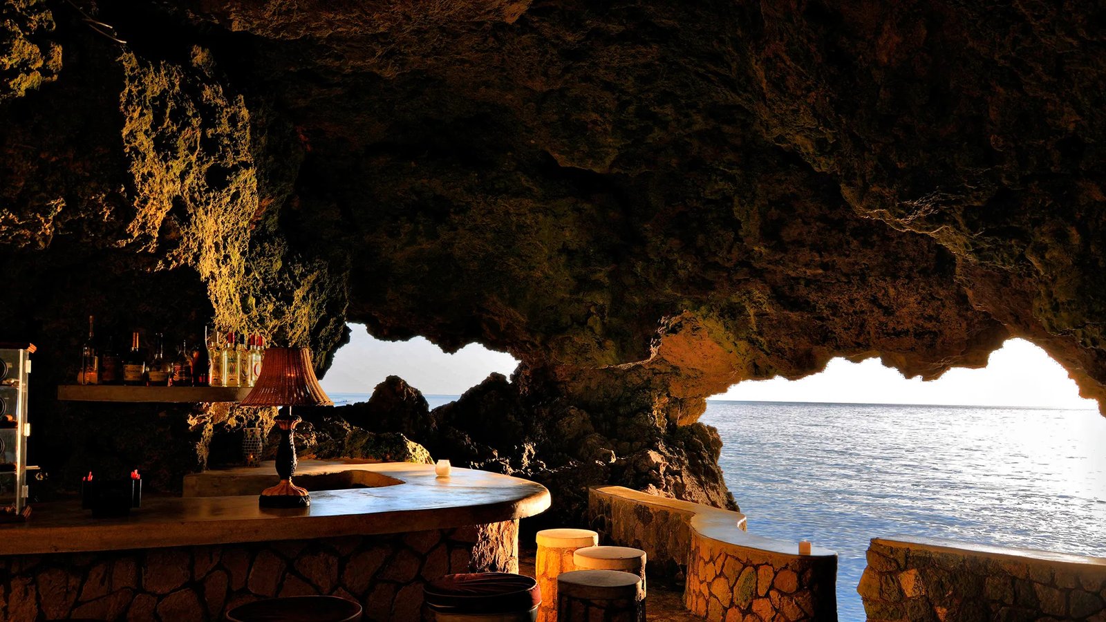 The Caves Hotel, eat & drink