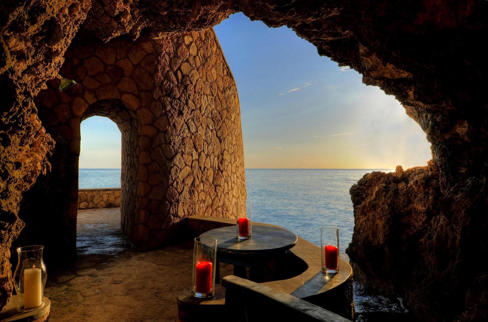 The Caves Hotel, eat & drink