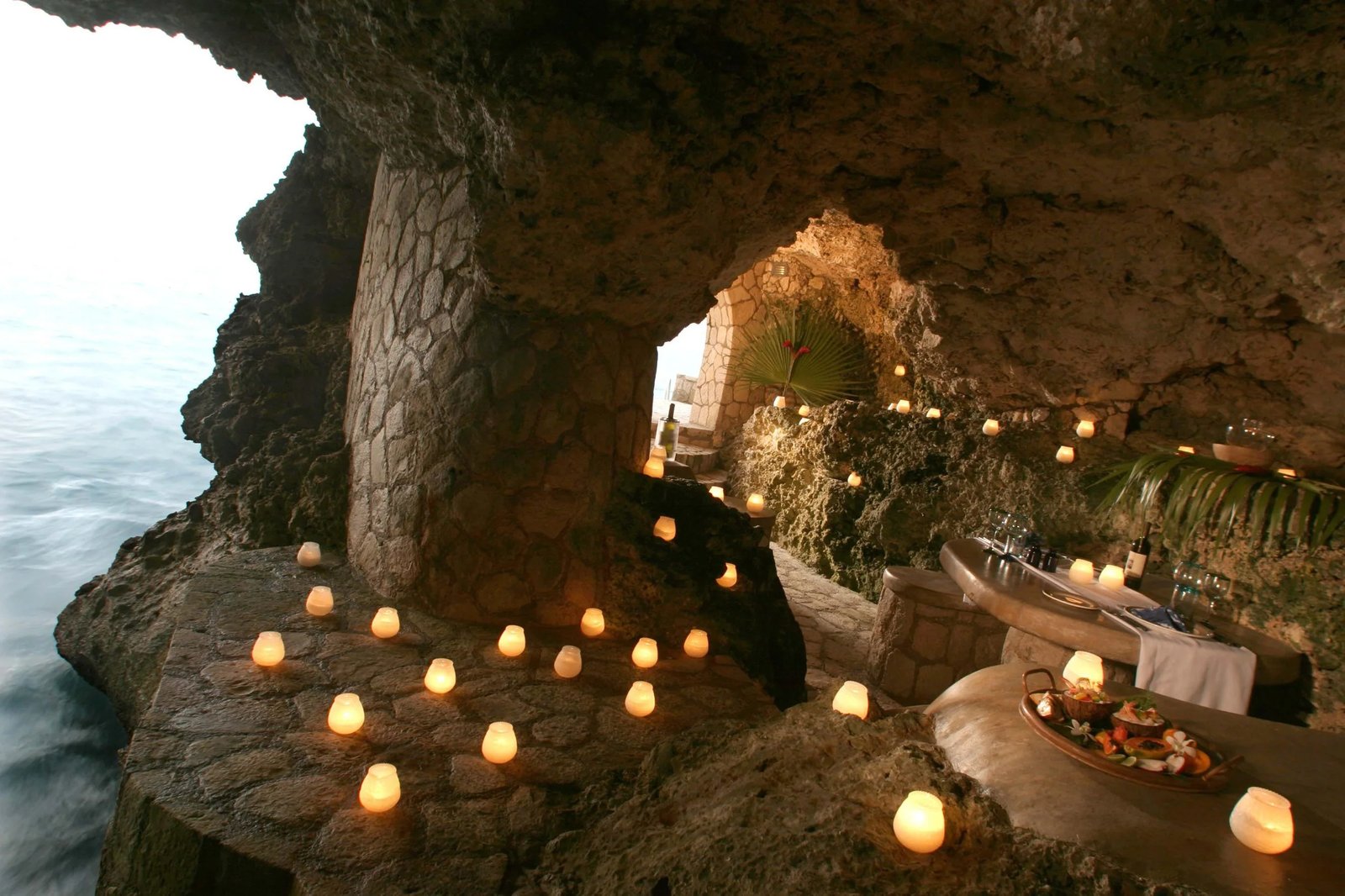 The Caves Hotel, eat & drink