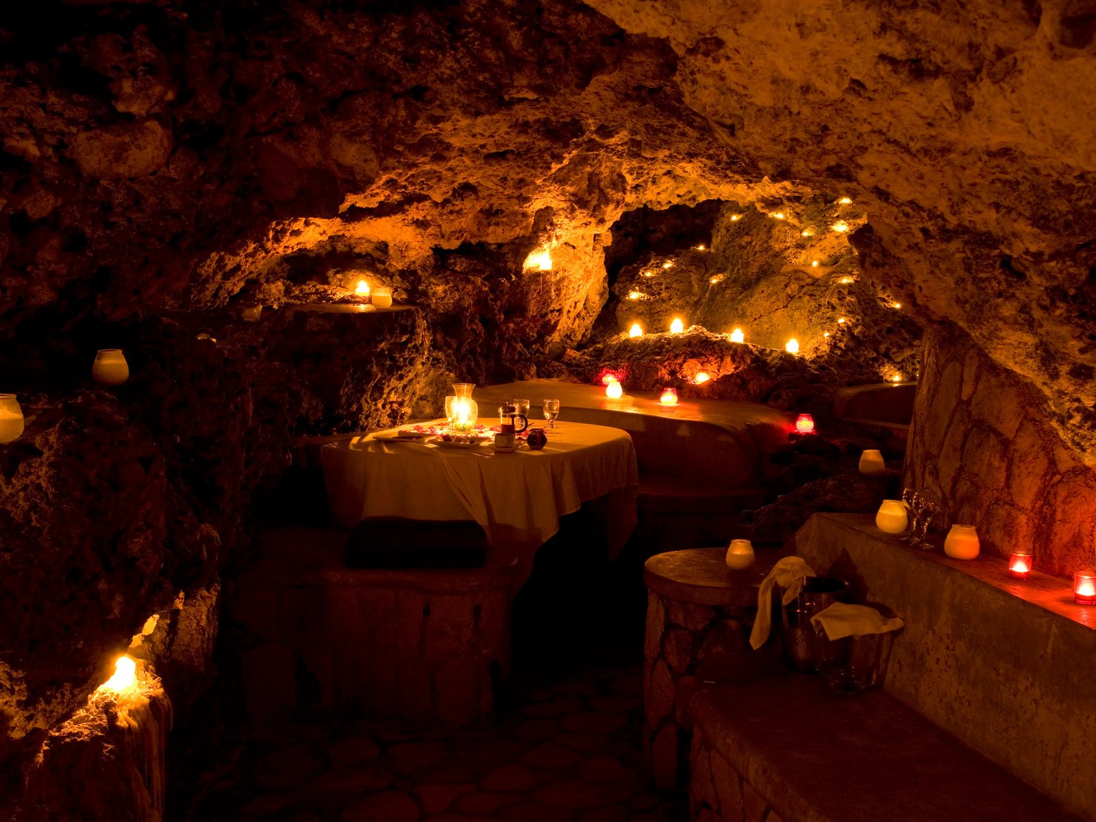 The Caves Hotel, eat & drink