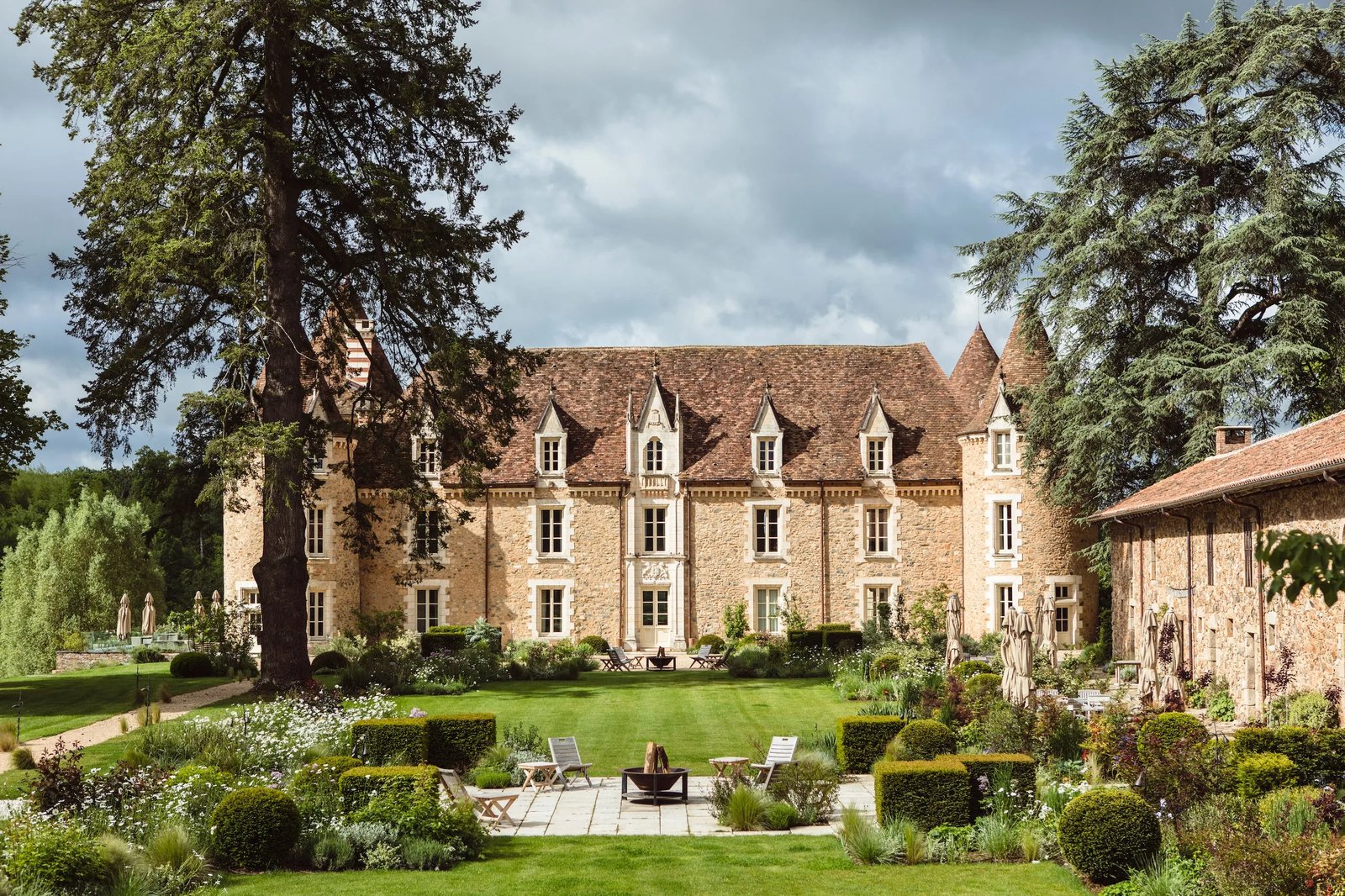 Domaine des Etangs, backstory