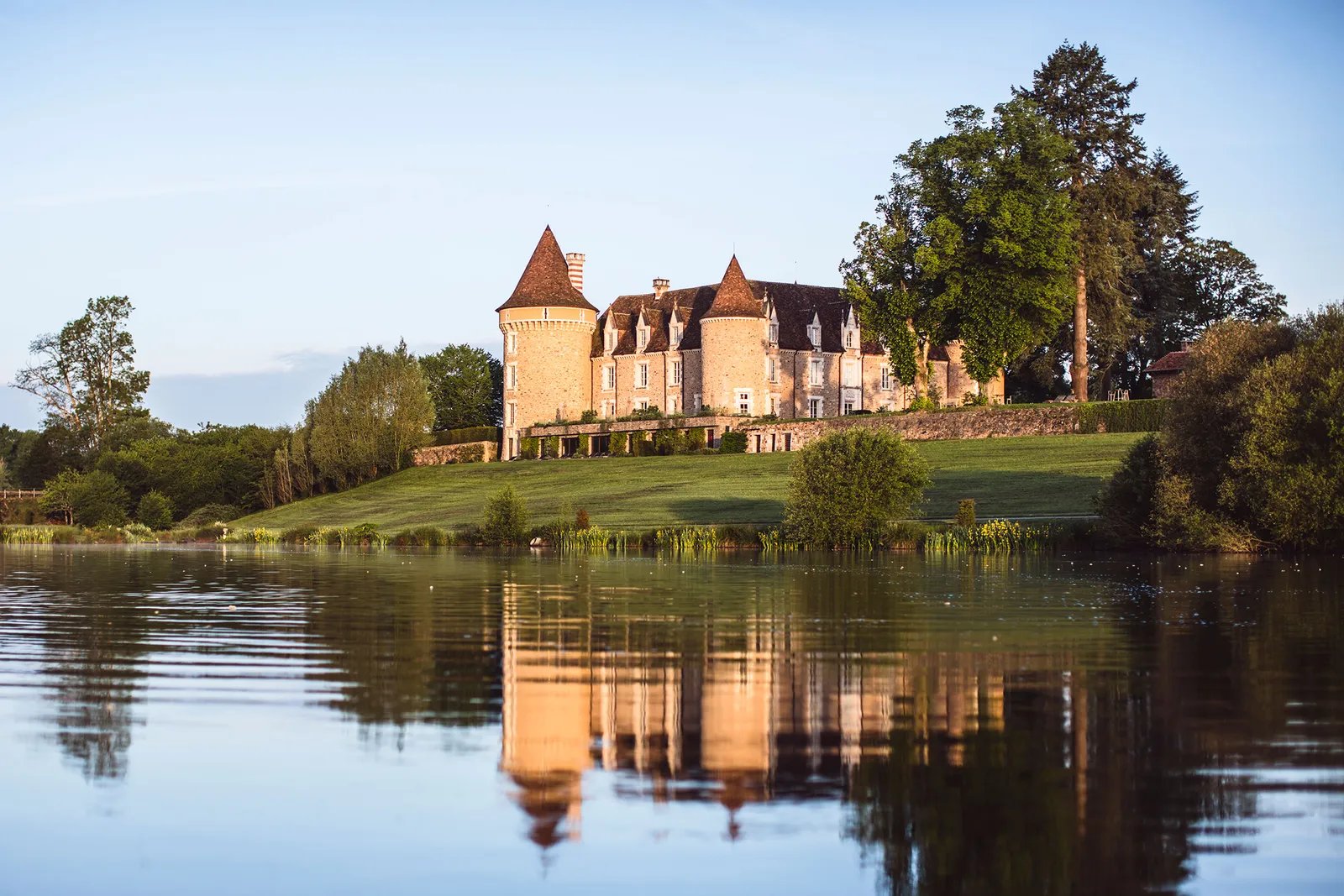 Domaine des Etangs, backstory