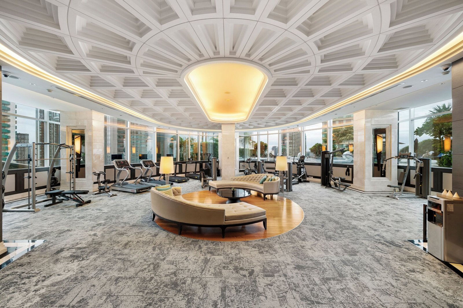 Grande Centre Point Terminal 21 Hotel — wellness