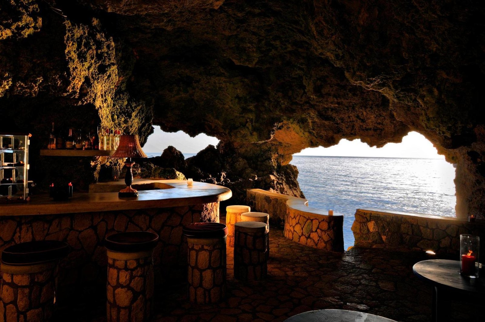 The Caves Hotel, eat & drink