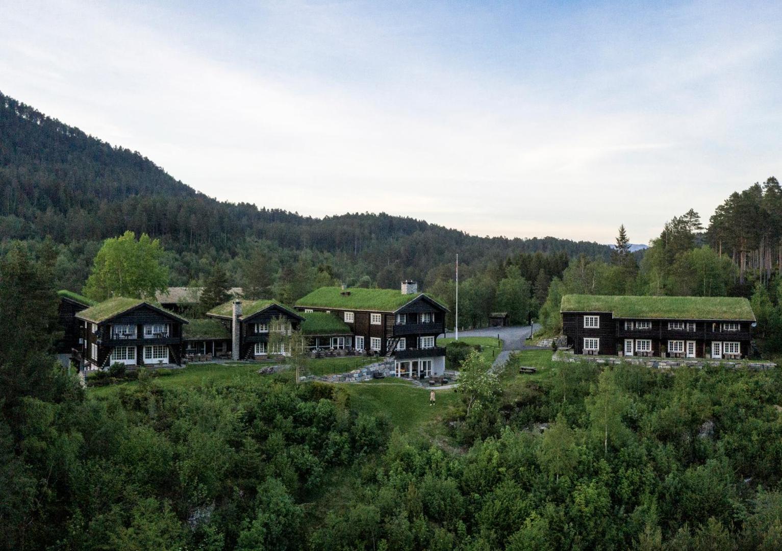 Storfjord Hotel, backstory