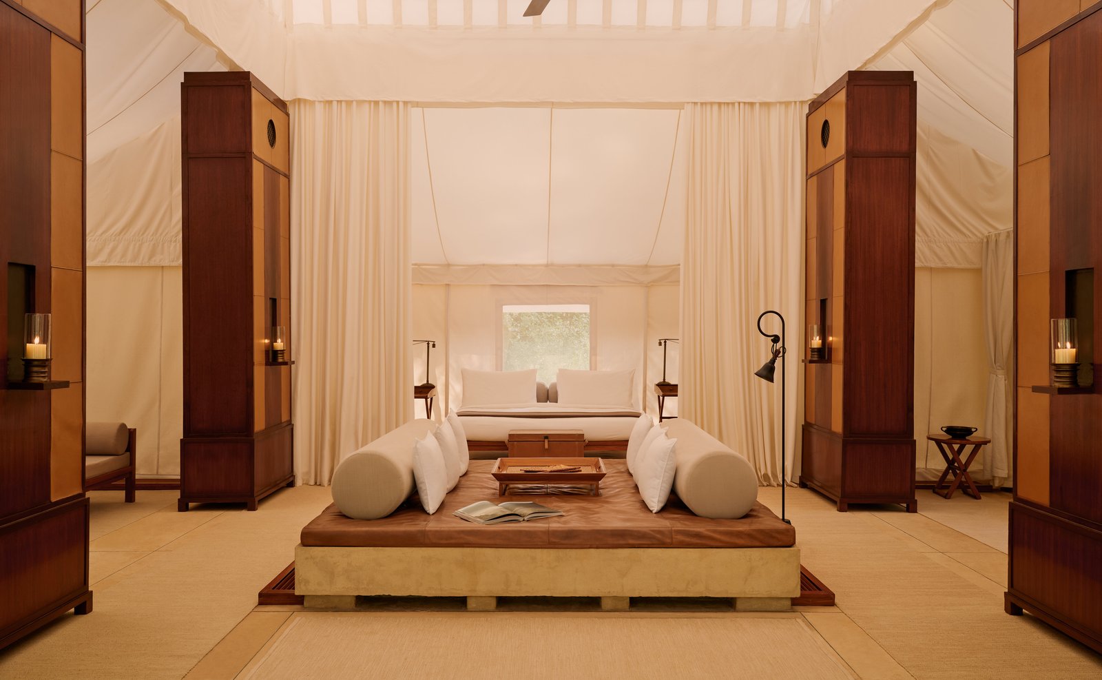Aman-i-khas, rooms