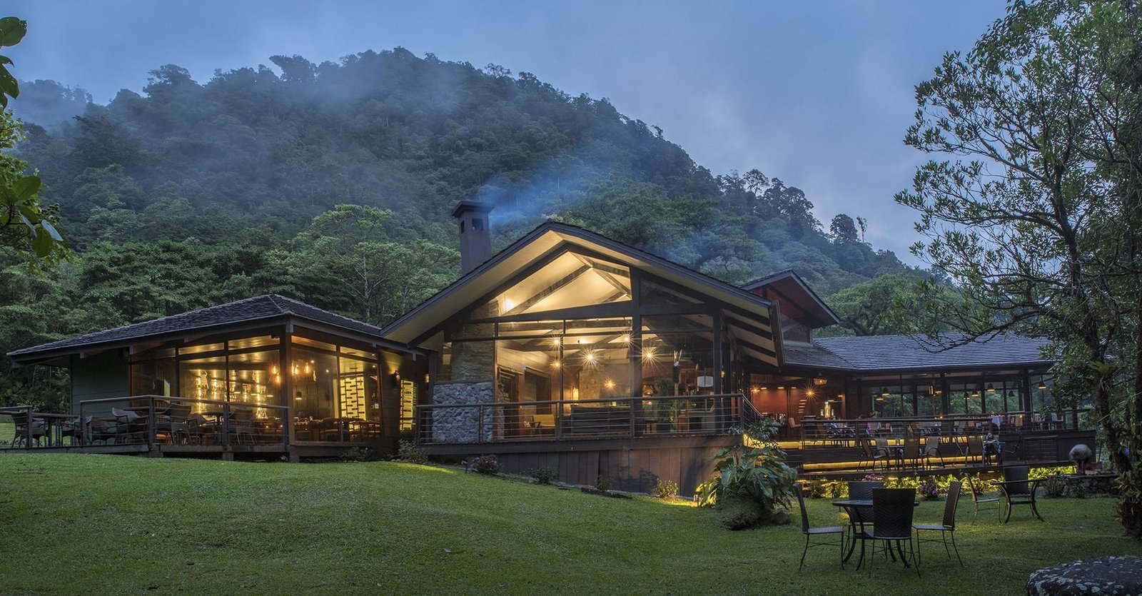 El Silencio Lodge & Spa, backstory