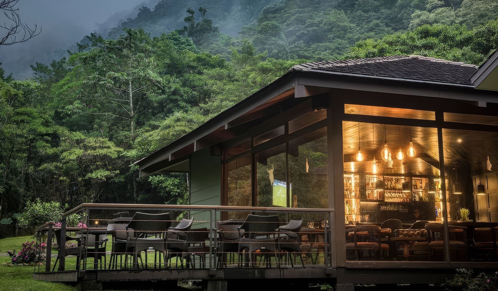 El Silencio Lodge & Spa, eat & drink
